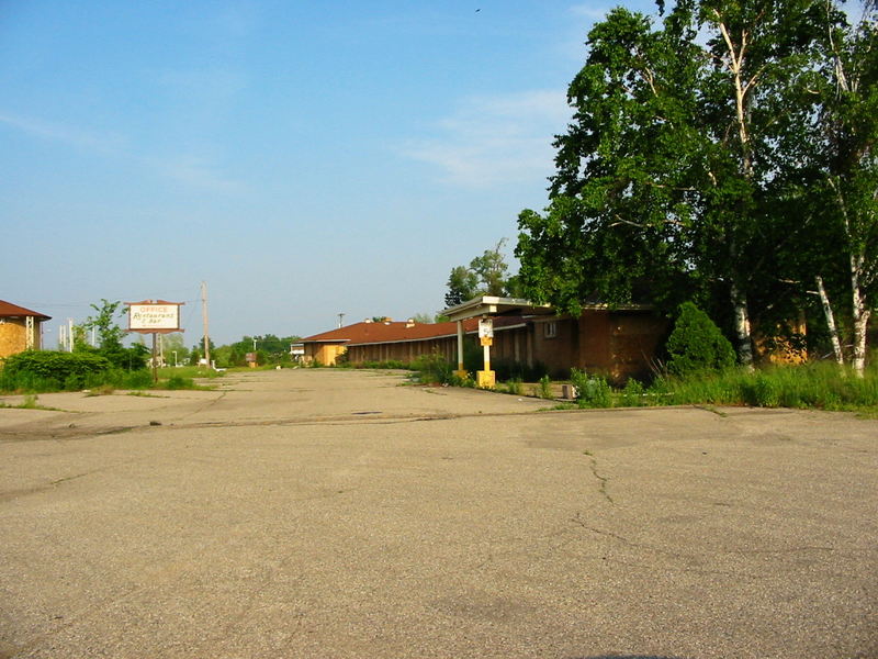 Mayflower Motel and Restaurant (Pilgrim's Inn)